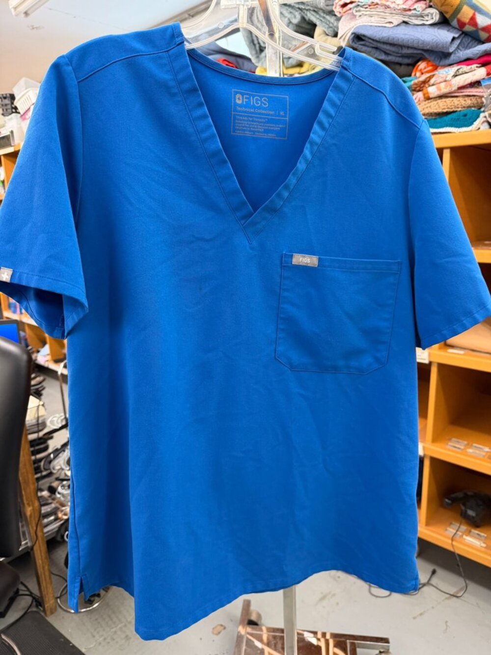 FIGS Catarina One-Pocket Scrub Top | FIONx™ Stretch | Classic Fit